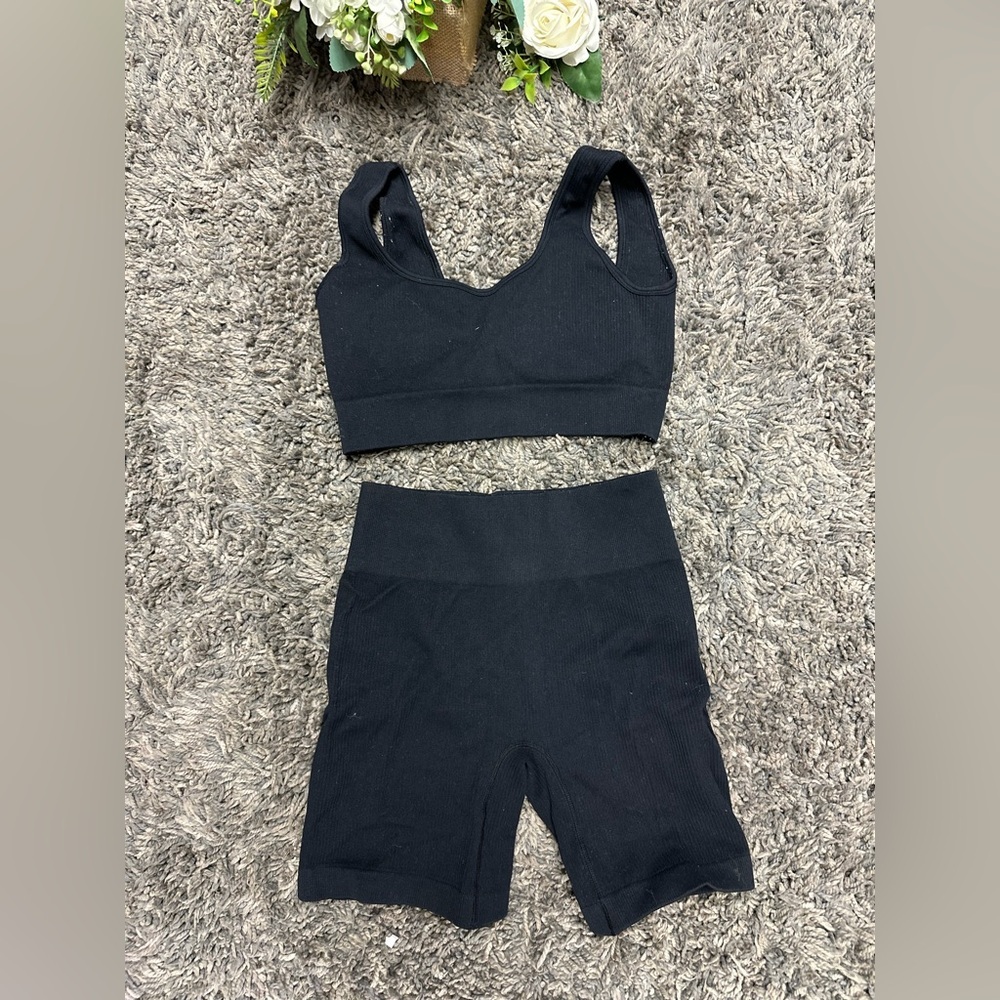 Black Ribbed Sports Bra and Shorts Set Size M <<17>> - Picture 3 of 5